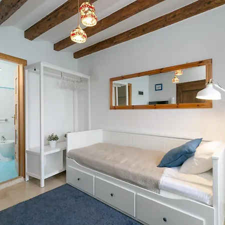 Apartment Arty Rooms By Irundo *