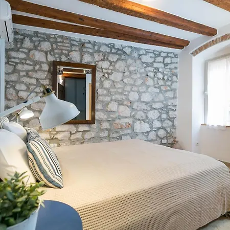 Arty Rooms By Irundo *