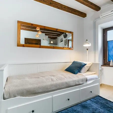 Apartment Arty Rooms By Irundo Rovinj